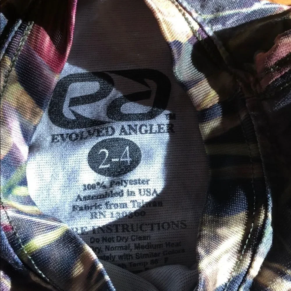 🍭6/$30 Evolved angler fishing camo rash guard - 2T